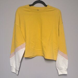 Divided Cropped Sweatshirt   